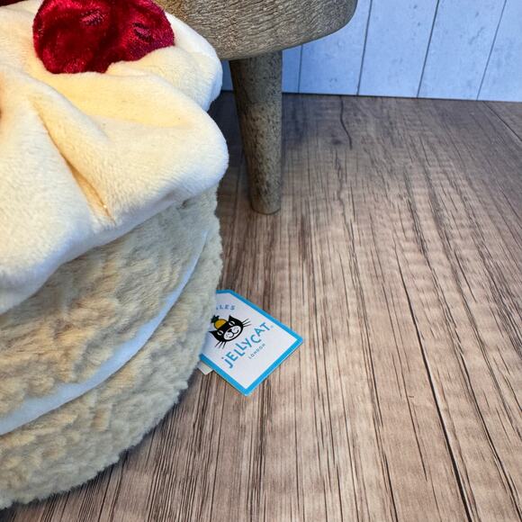 Jellycat Teapot and Pastry Set NWT Set of 4 Birthday Cake Strawberry Lemon - Picture 6 of 10